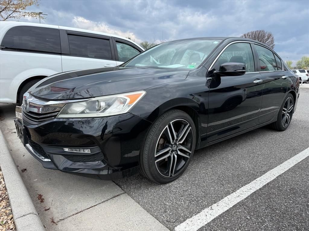 Used 2017 Honda Accord EX-L image 2