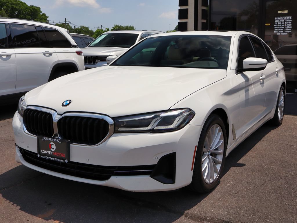 Used 2021 BMW 530i xDrive w/ Convenience Package AWD/4WD image 2