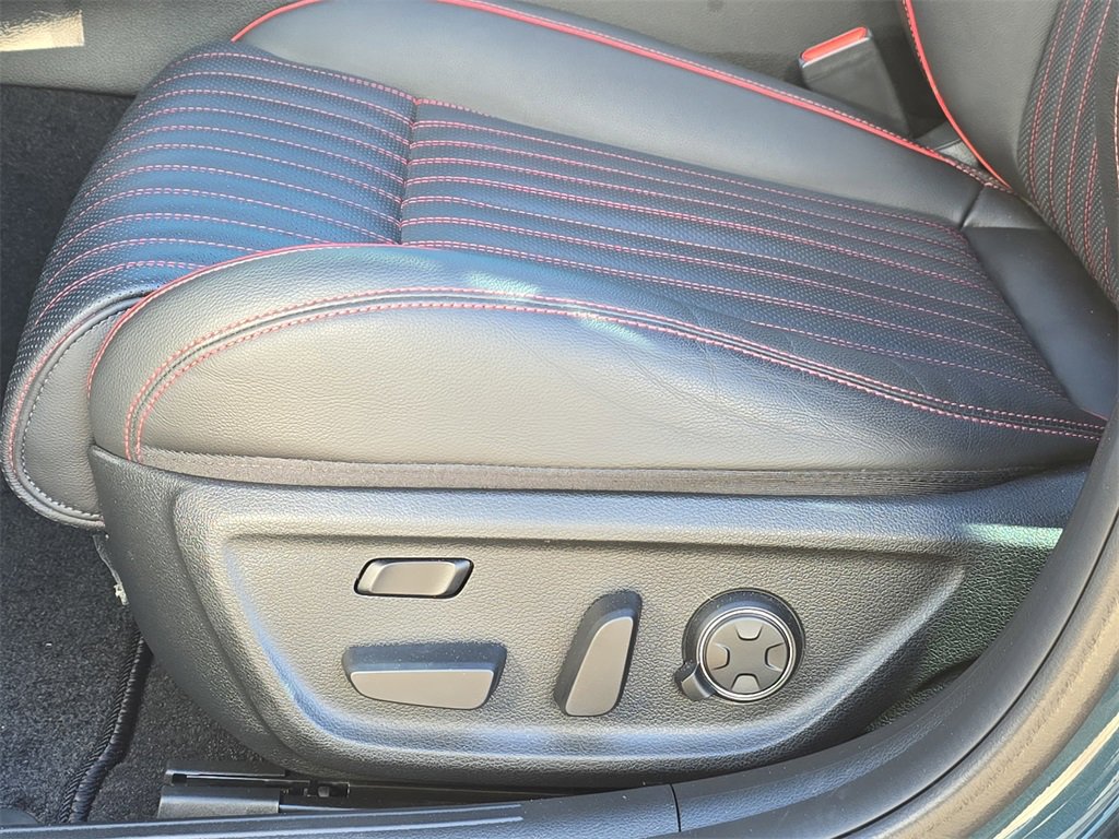 Used 2025 Genesis G70 3.3T Advanced image 27