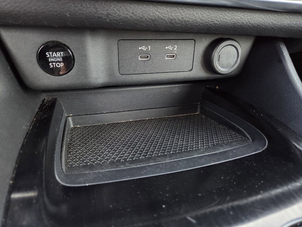 Used 2024 Nissan Rogue S image 13