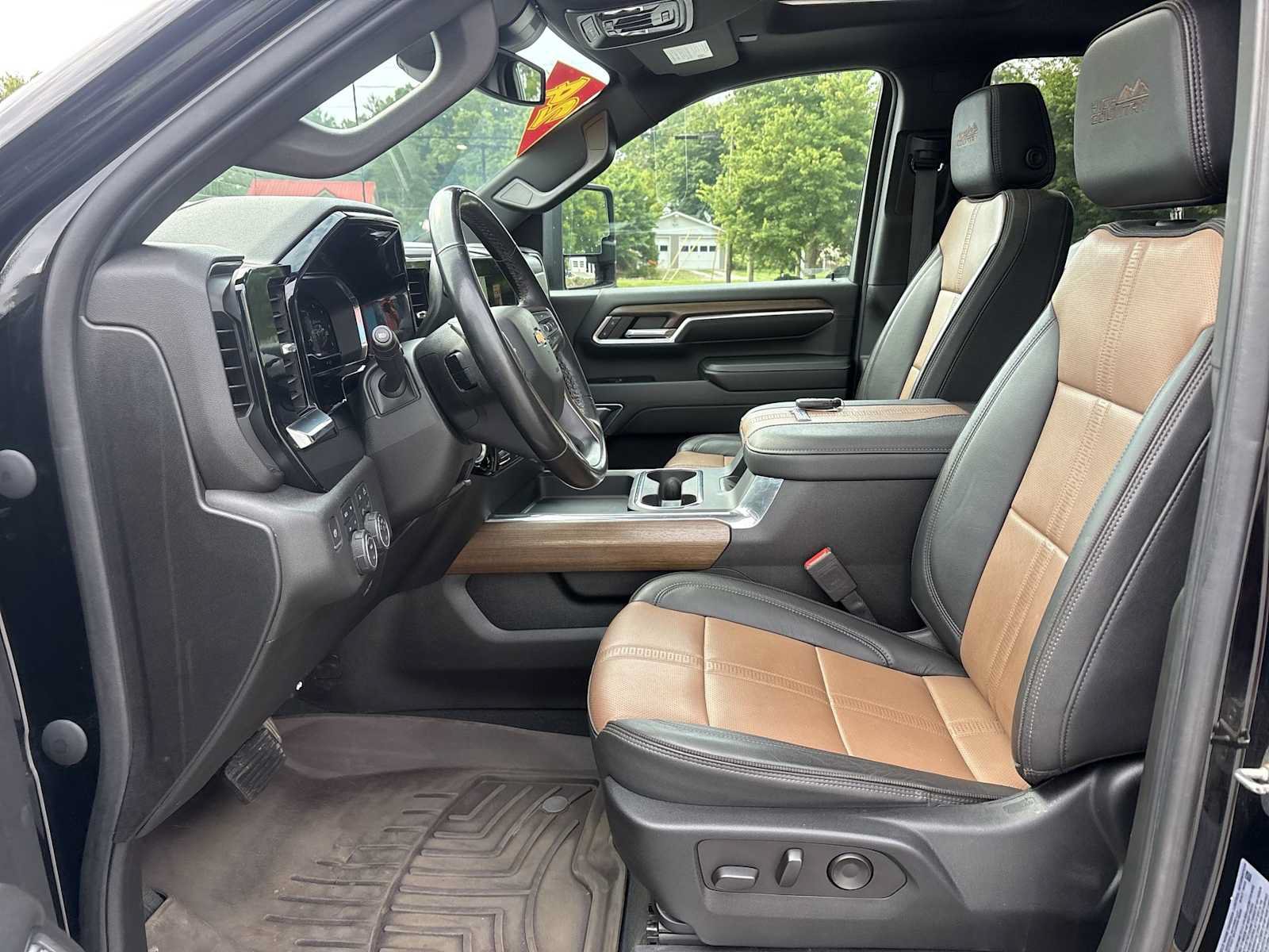 Used 2024 Chevrolet Silverado 2500 High Country w/ LPO, Dark Essentials Package AWD/4WD image 20