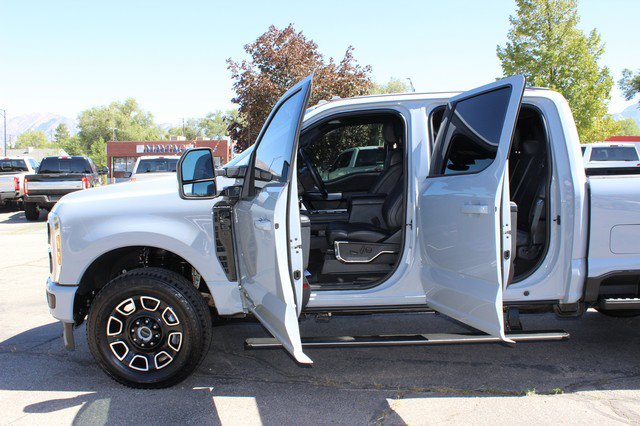 Used 2025 Ford F350 Platinum AWD/4WD image 10