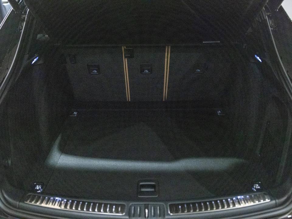 Certified 2026 Porsche Macan AWD/4WD image 28