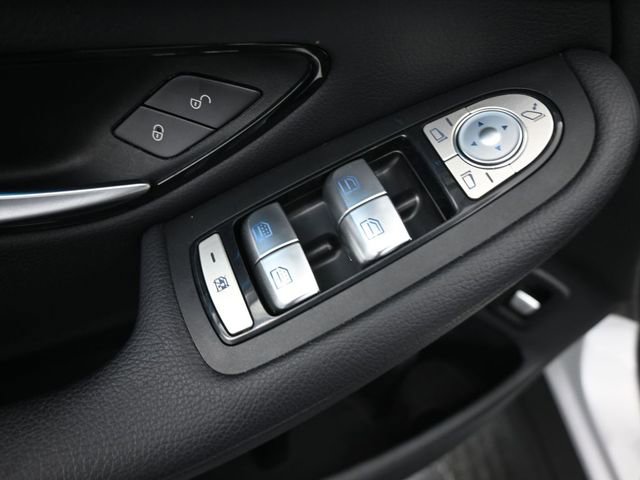 Used 2017 Mercedes-Benz GLC 300 4MATIC Coupe image 13