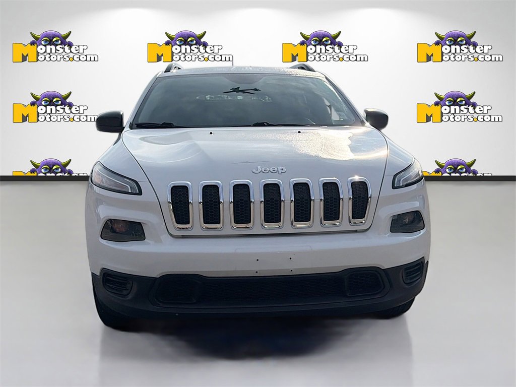 Used 2017 Jeep Cherokee Sport image 2