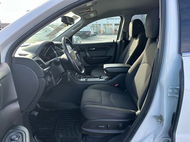 Used 2017 Chevrolet Traverse LT w/ Style and Technology Package image 2