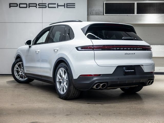 Certified 2025 Porsche Cayenne S AWD/4WD image 3