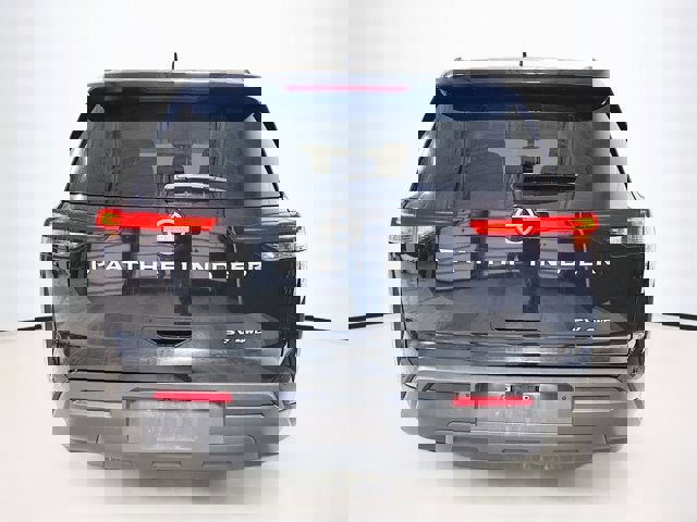 Certified 2024 Nissan Pathfinder SV image 5