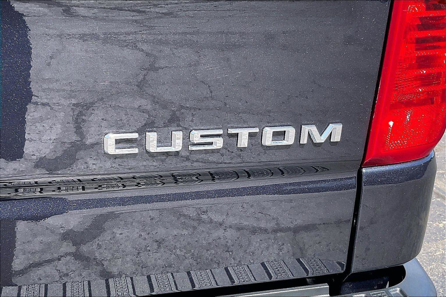 Used 2023 Chevrolet Silverado 1500 Custom AWD/4WD image 9