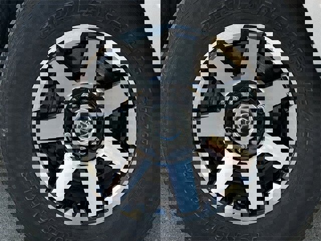 Used 2022 Toyota 4Runner TRD Off-Road image 10