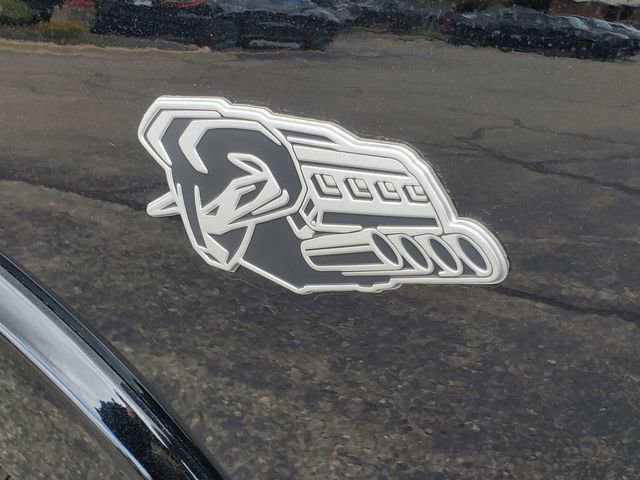 New 2026 RAM 1500 4x4 Crew Cab image 9