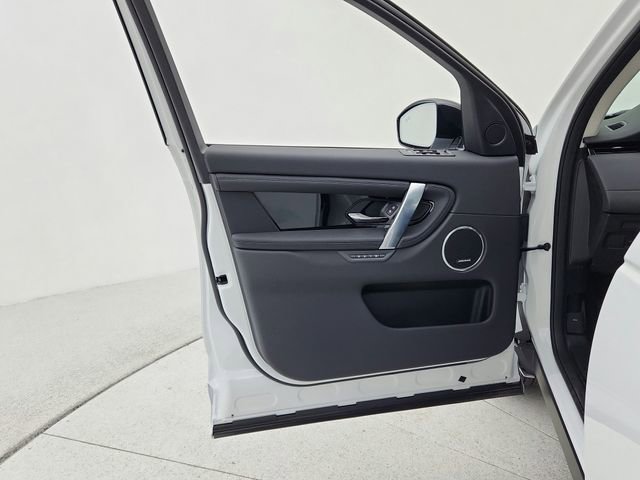 Certified 2025 Land Rover Discovery Sport S image 31