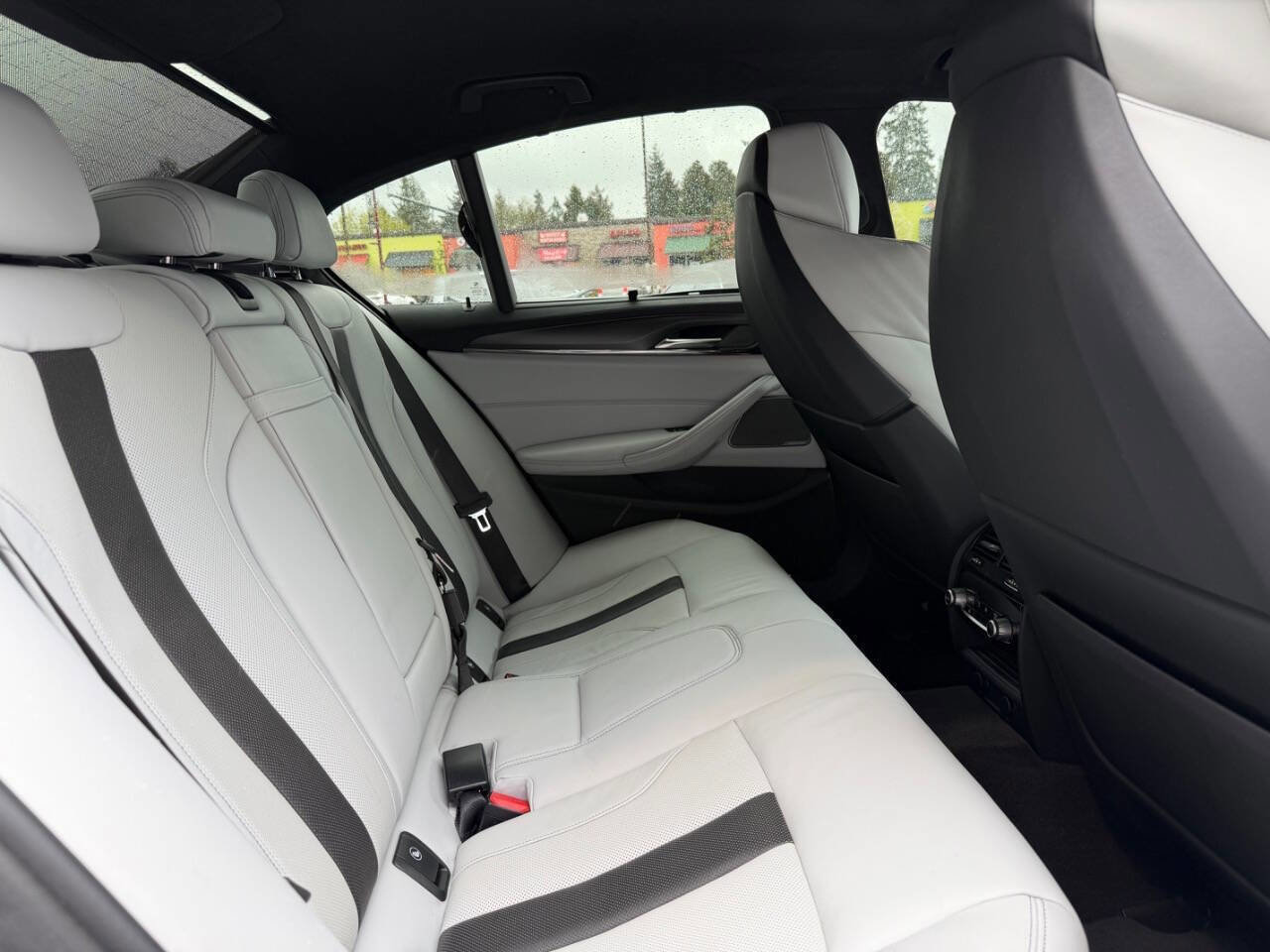 Used 2018 BMW M5 w/ Executive Package image 26