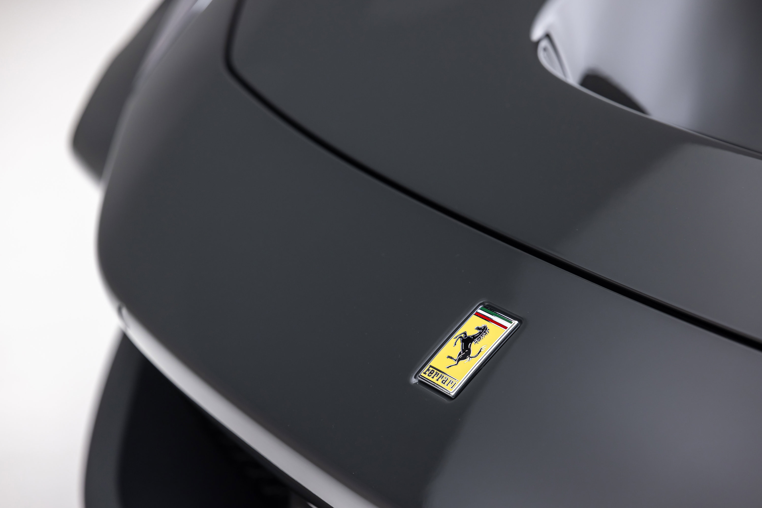 Certified 2022 Ferrari F8 Tributo RWD image 30