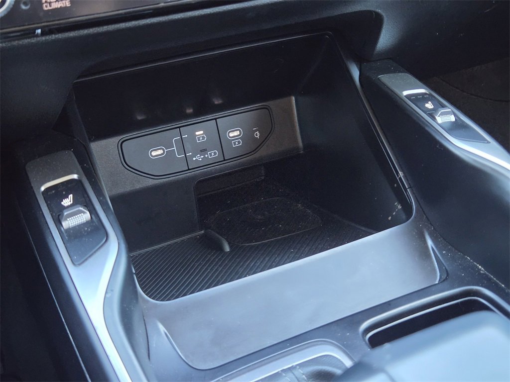 Certified 2025 Kia Sorento S image 19