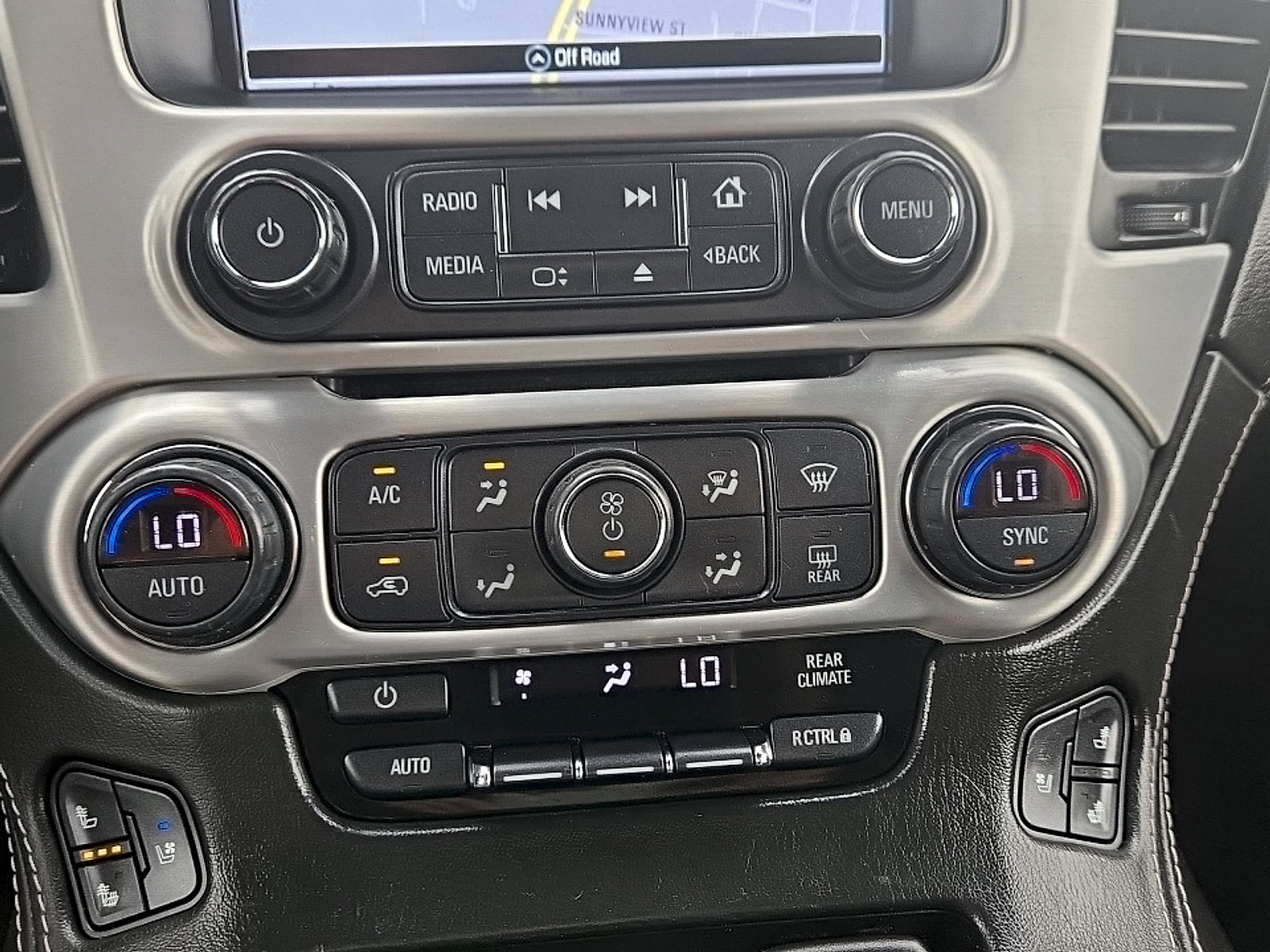 Used 2019 GMC Yukon SLT w/ Graphite Performance Edition AWD/4WD image 19