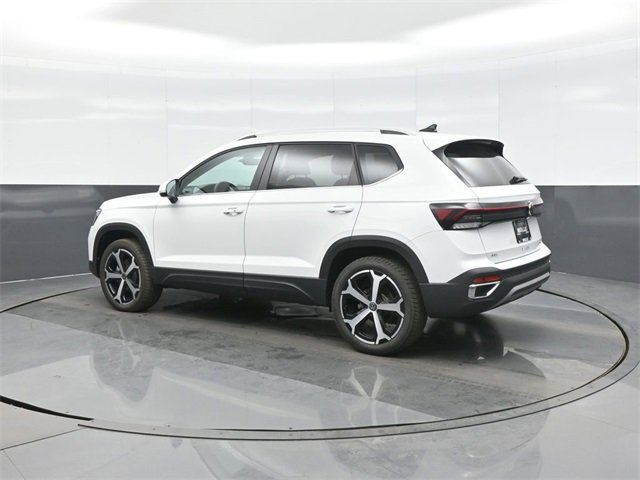 New 2026 Volkswagen Taos SEL image 5