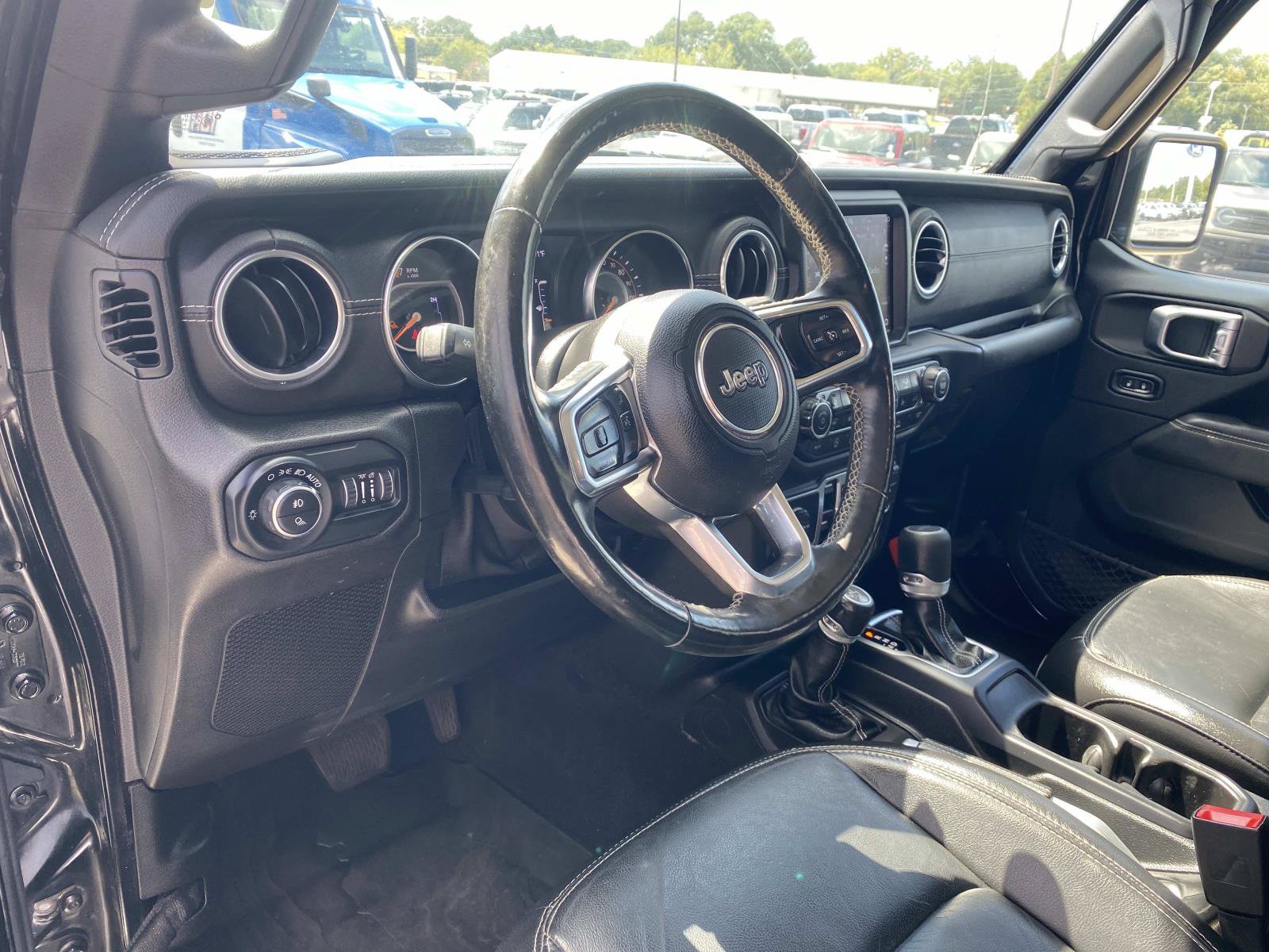 Used 2020 Jeep Gladiator Overland AWD/4WD image 18