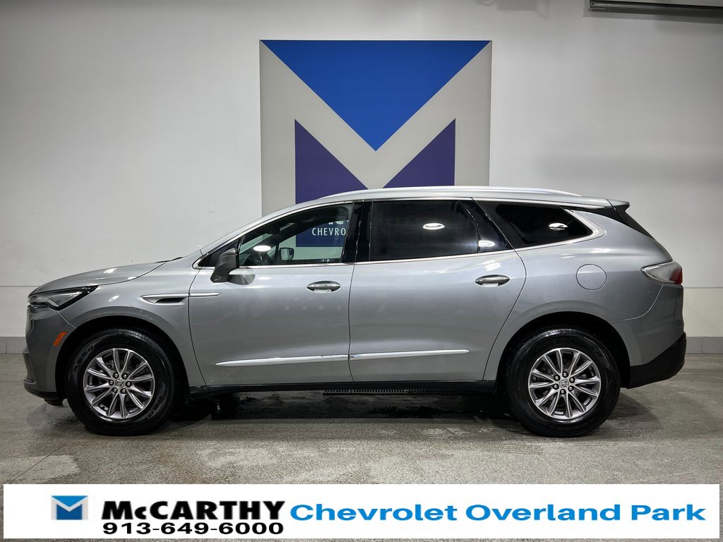 Used 2024 Buick Enclave Premium image 8