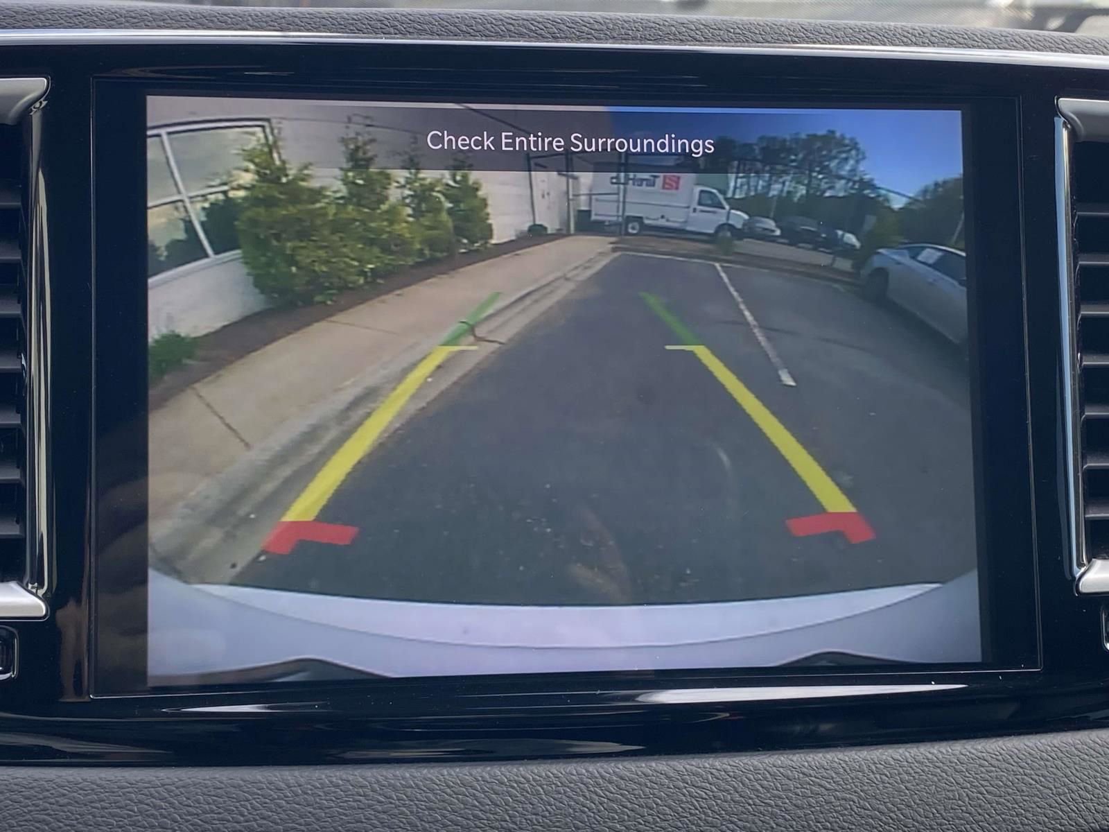 Used 2023 Chrysler Pacifica Touring-L image 29