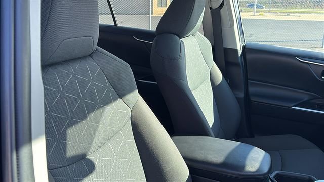 Used 2023 Toyota RAV4 XLE w/ Convenience Package image 32
