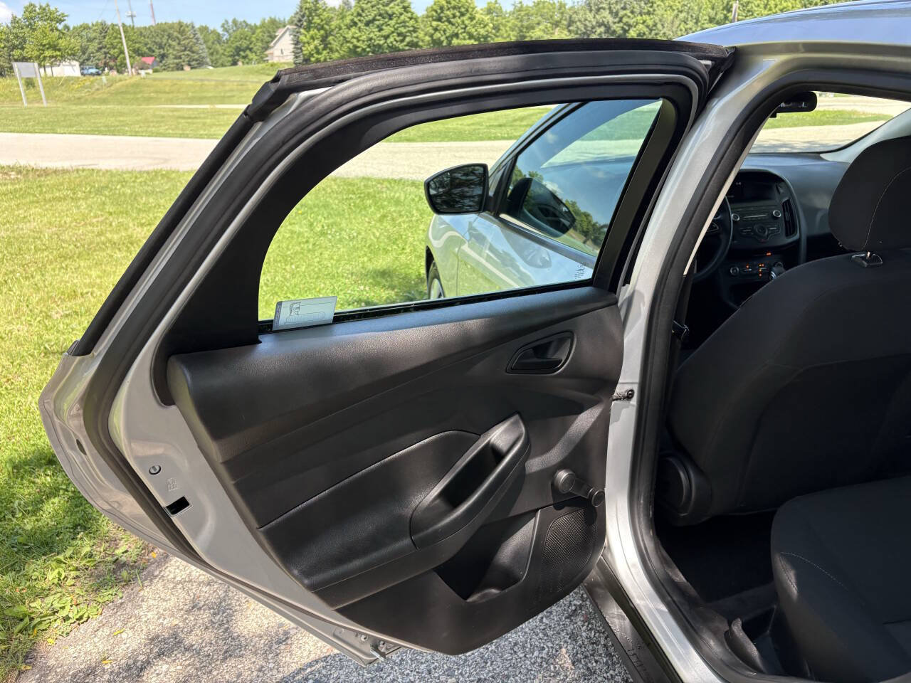 Used 2018 Ford Focus S FWD image 22