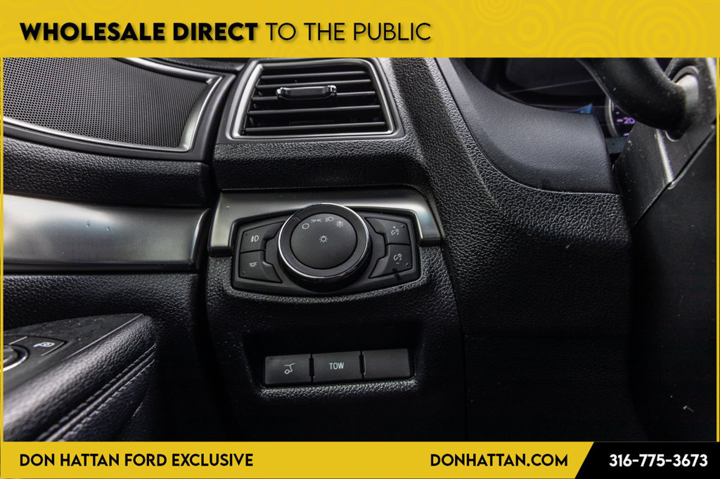 Used 2018 Ford Explorer XLT w/ Equipment Group 202A AWD/4WD image 13