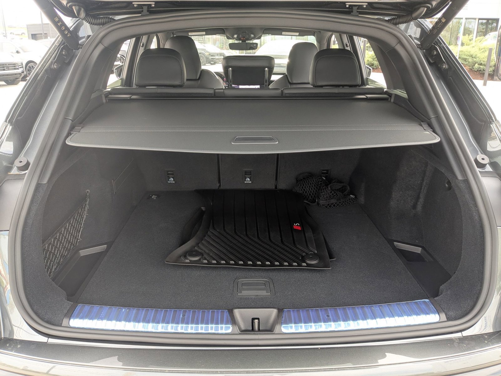 Used 2025 Audi SQ5 Prestige image 10