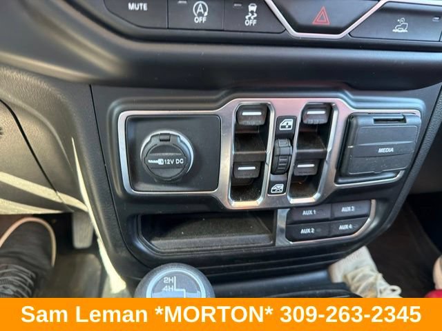 Used 2022 Jeep Gladiator Overland w/ Cold Weather Group AWD/4WD image 9