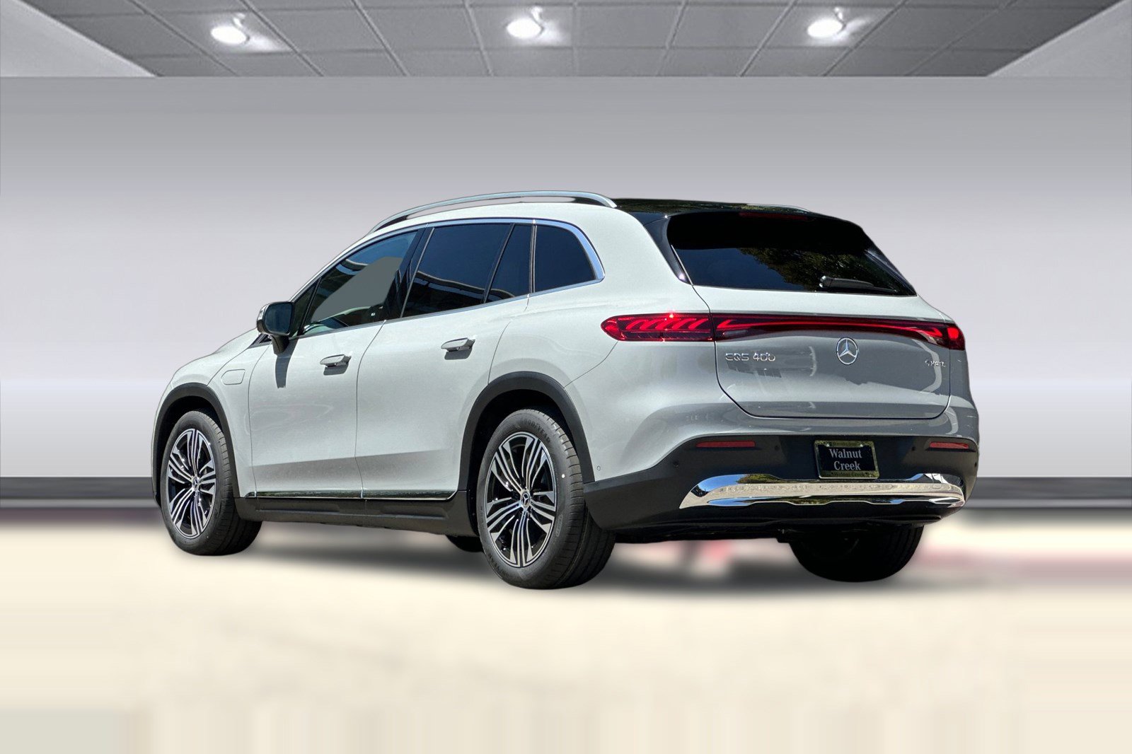 New 2026 Mercedes-Benz EQS 400 4MATIC SUV image 3