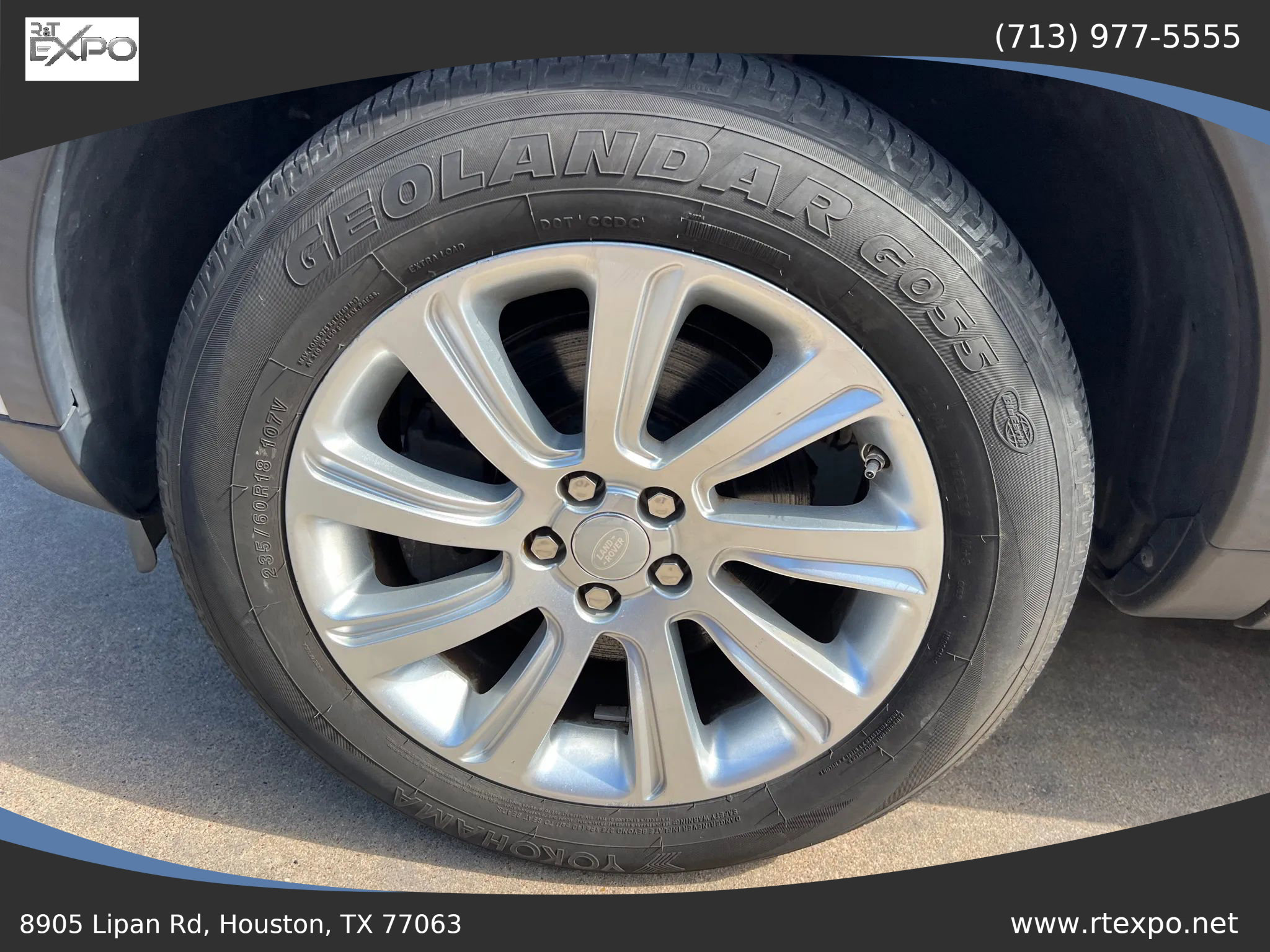 Used 2018 Land Rover Discovery Sport SE image 14