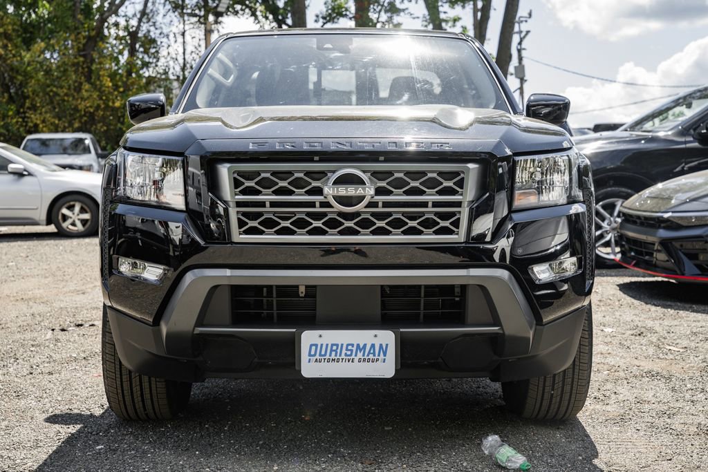 Used 2024 Nissan Frontier SV w/ Technology Package image 2