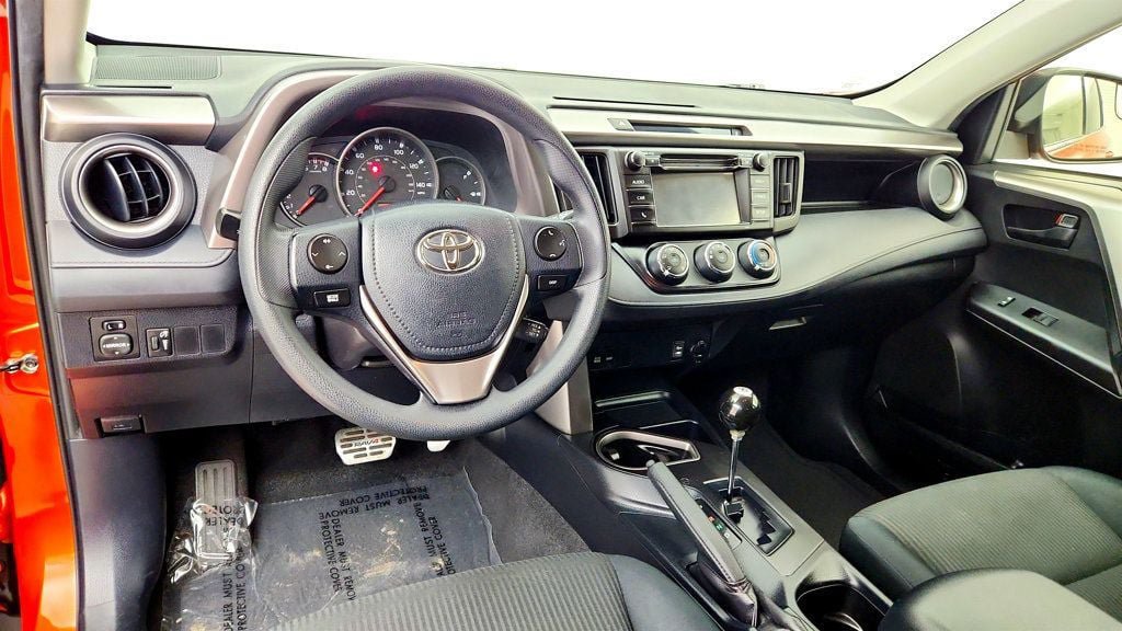 Used 2016 Toyota RAV4 LE FWD image 12