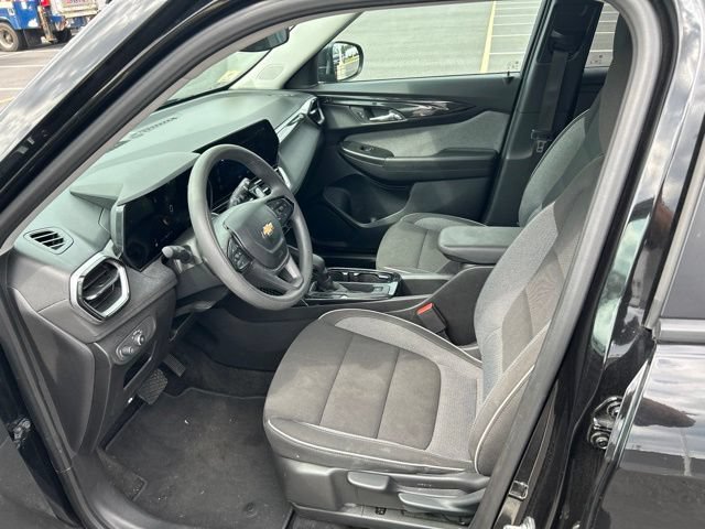 Used 2025 Chevrolet TrailBlazer LT AWD/4WD image 10