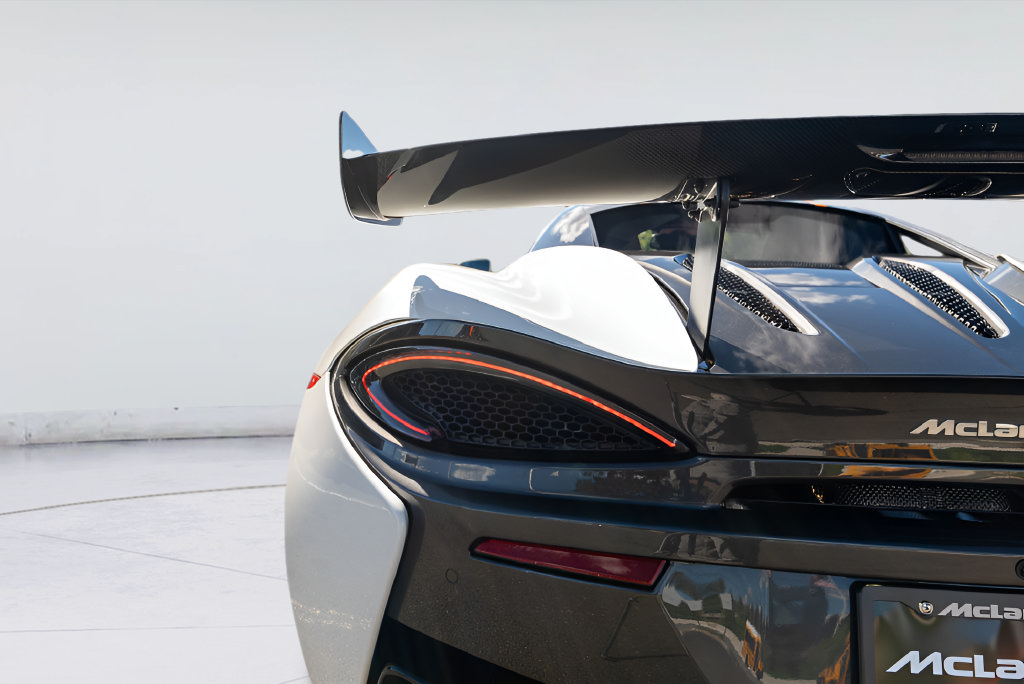Used 2020 McLaren 620R RWD image 26