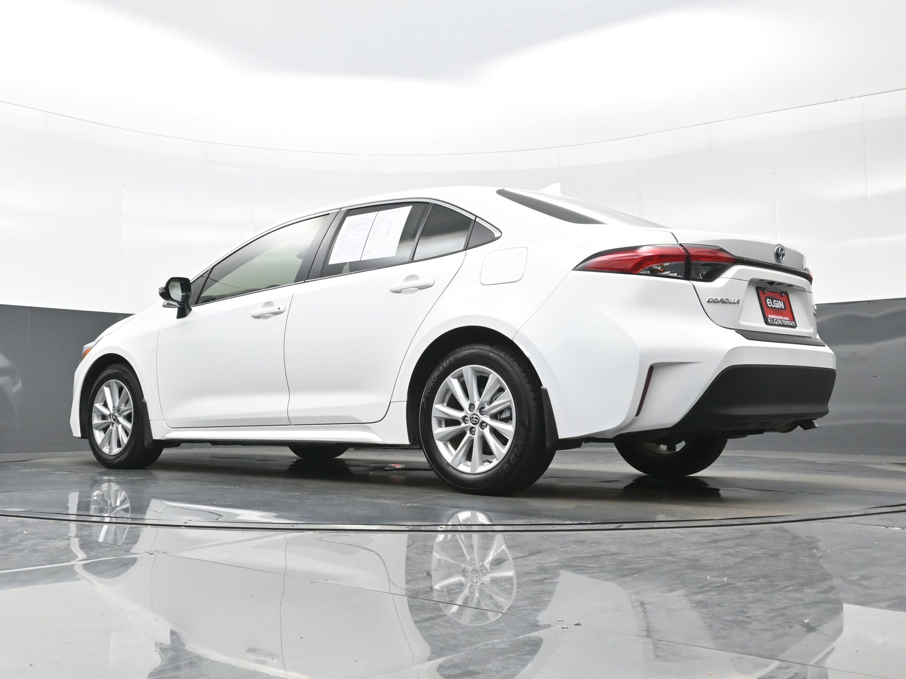 Used 2024 Toyota Corolla XLE FWD image 32