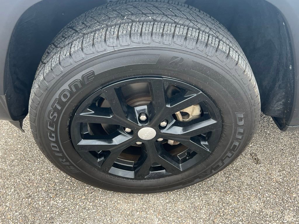 Used 2022 Jeep Grand Cherokee Limited image 10