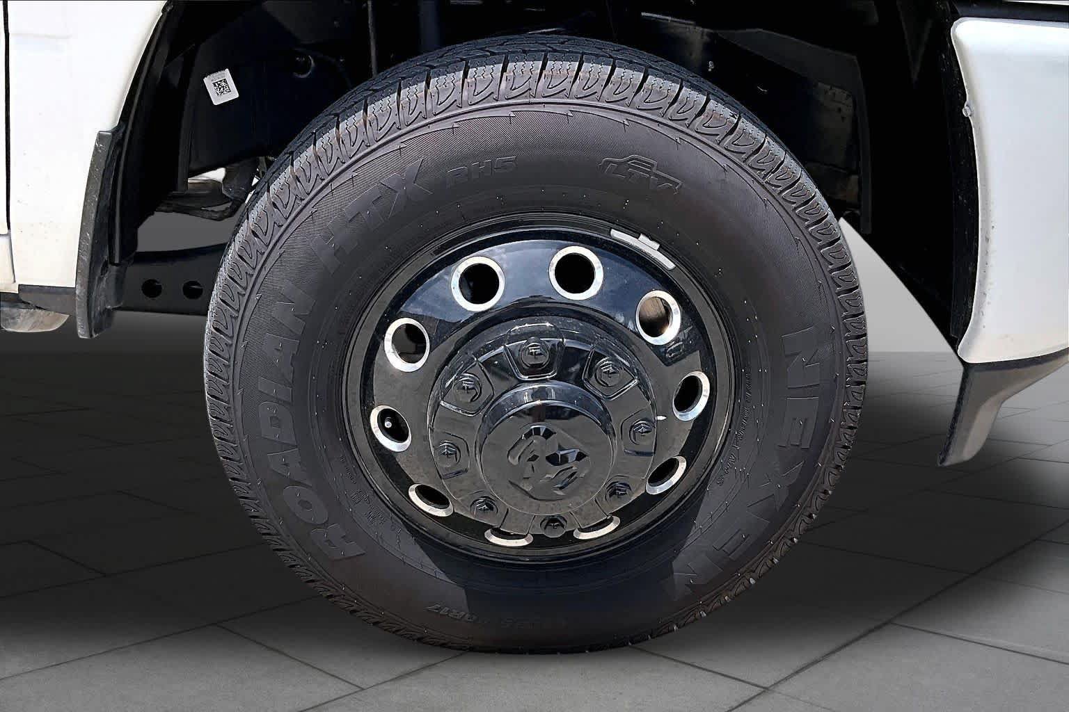 New 2026 RAM 3500 Laramie AWD/4WD image 12