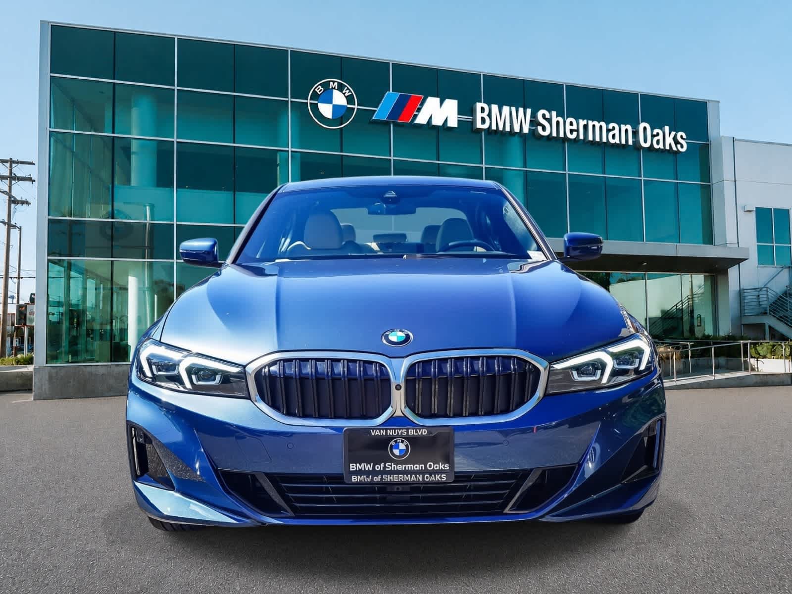 Used 2026 BMW 330i Sedan w/ Premium Package RWD image 2