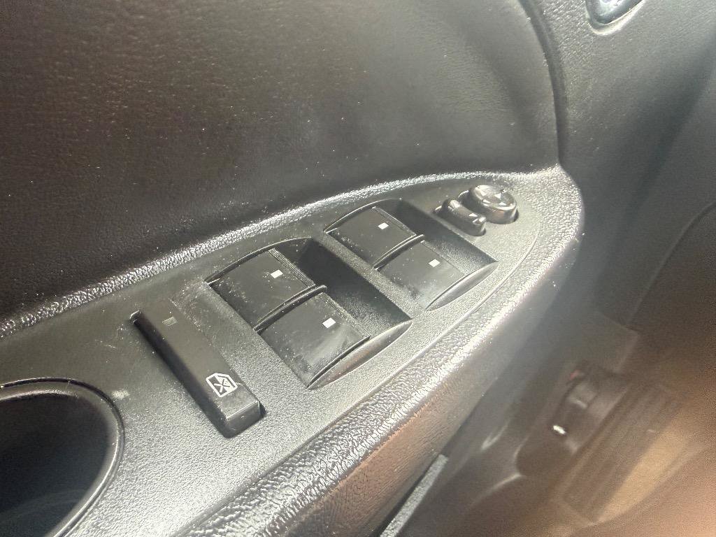 Used 2011 Chevrolet HHR LT FWD image 38