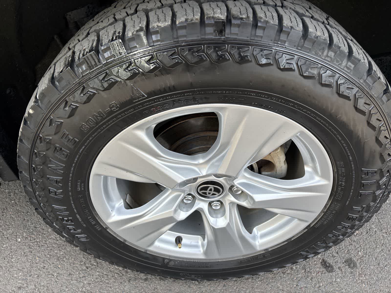 Used 2021 Toyota RAV4 XLE w/ XLE Grade Weather Package AWD/4WD image 4