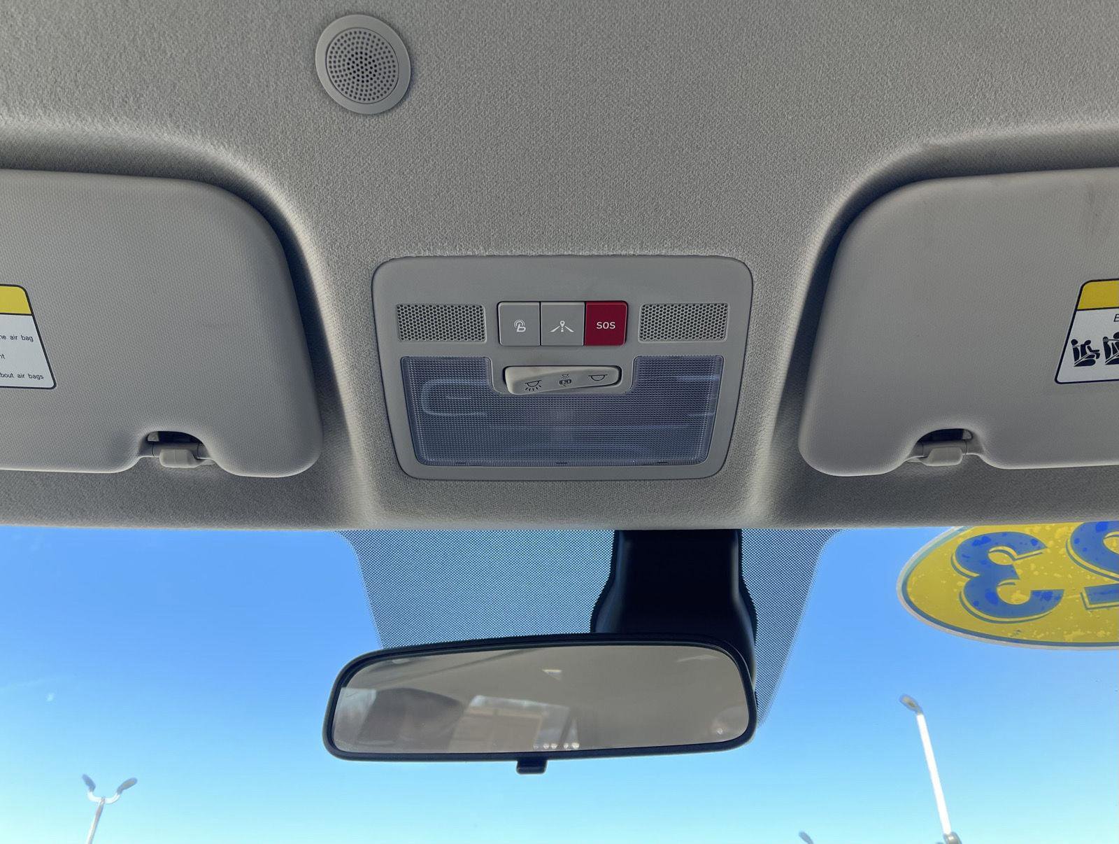 Used 2023 Hyundai Venue Limited image 13