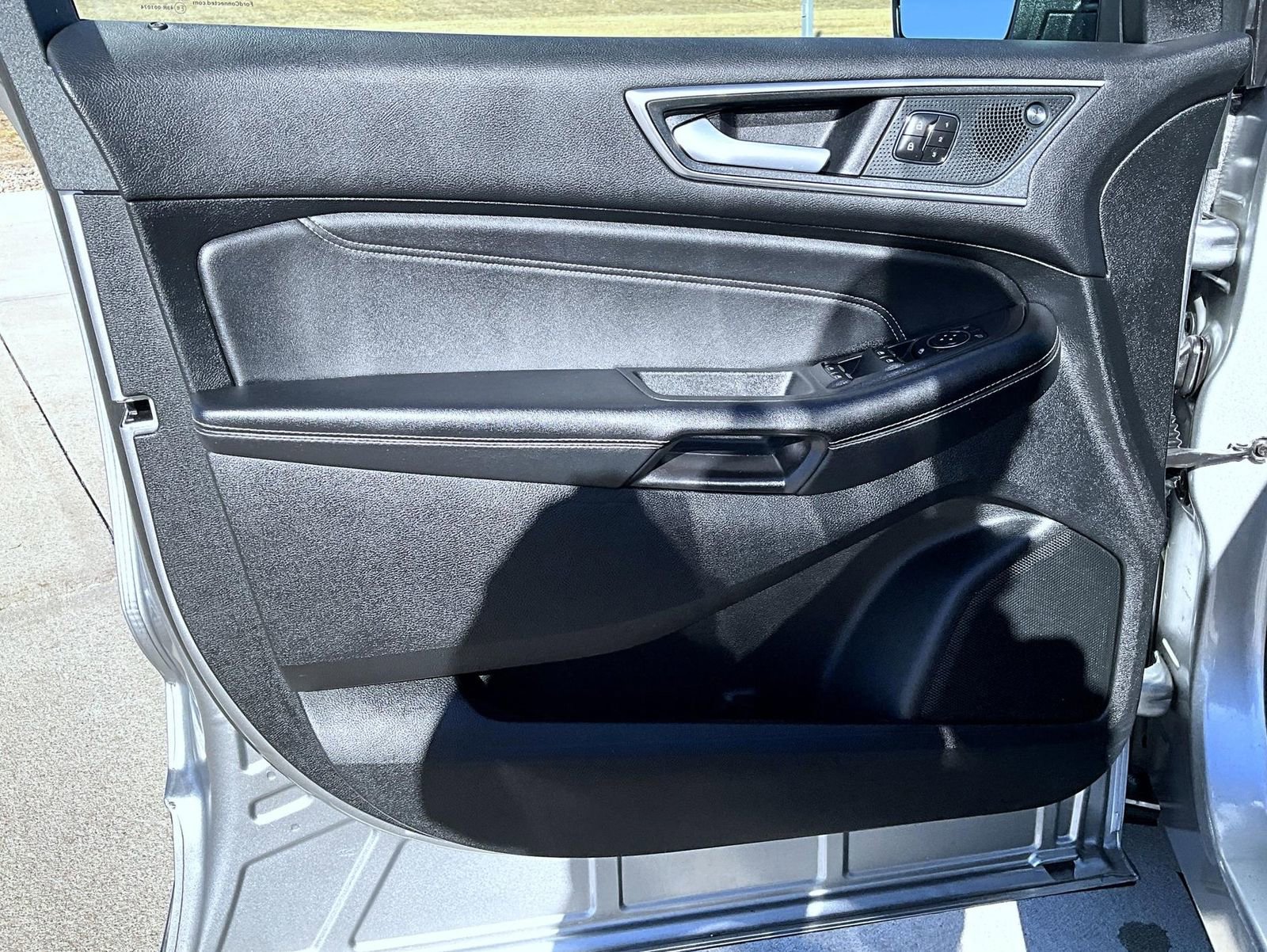 Used 2024 Ford Edge Titanium image 9