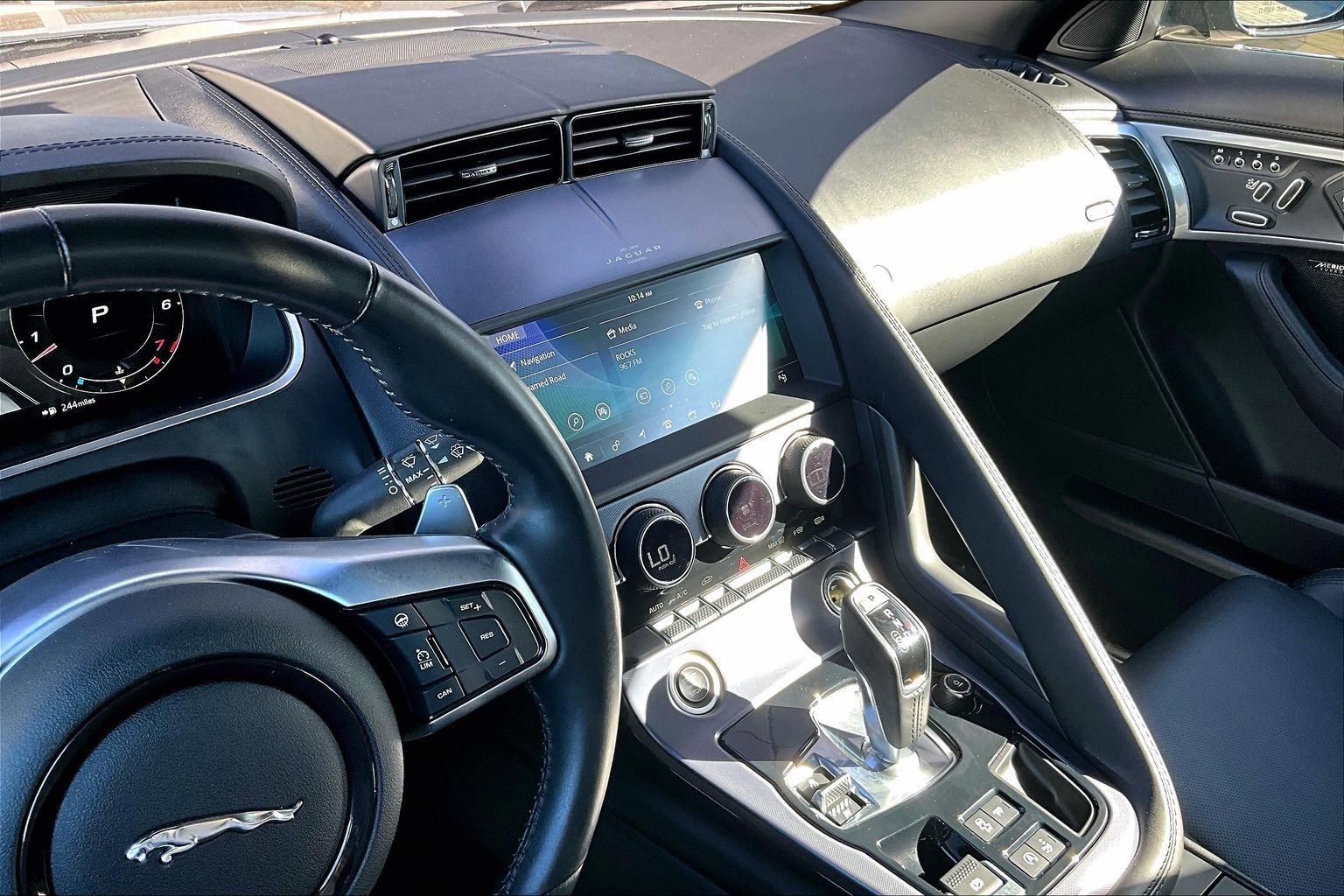 Used 2022 Jaguar F-TYPE Coupe image 30