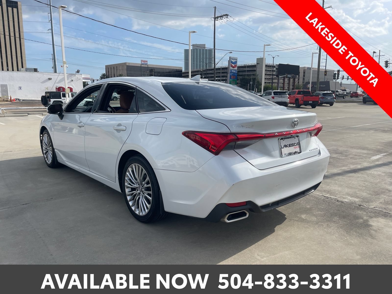 Used 2020 Toyota Avalon Limited FWD image 3