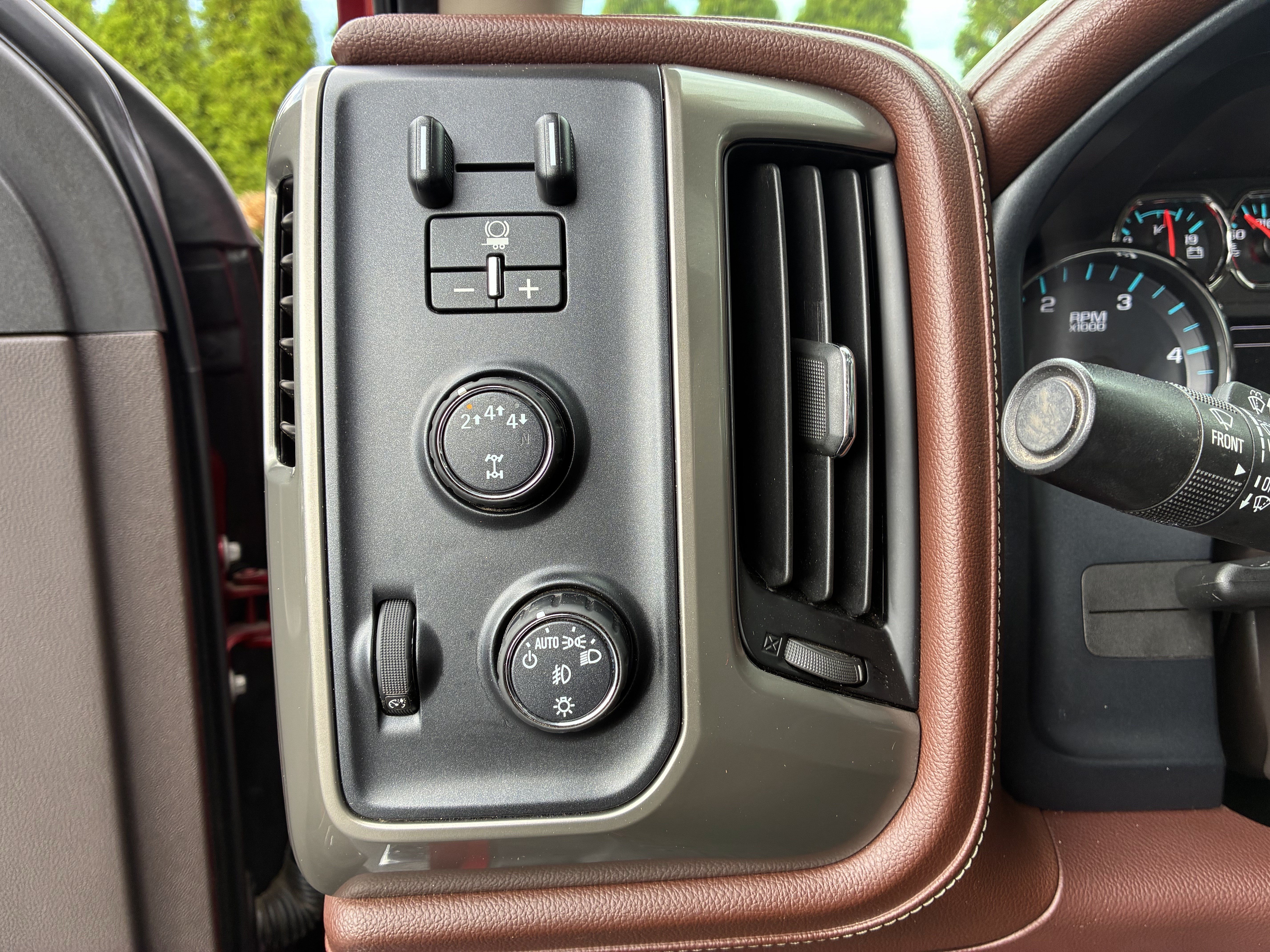 Used 2018 Chevrolet Silverado 3500 High Country w/ Duramax Plus Package AWD/4WD image 30