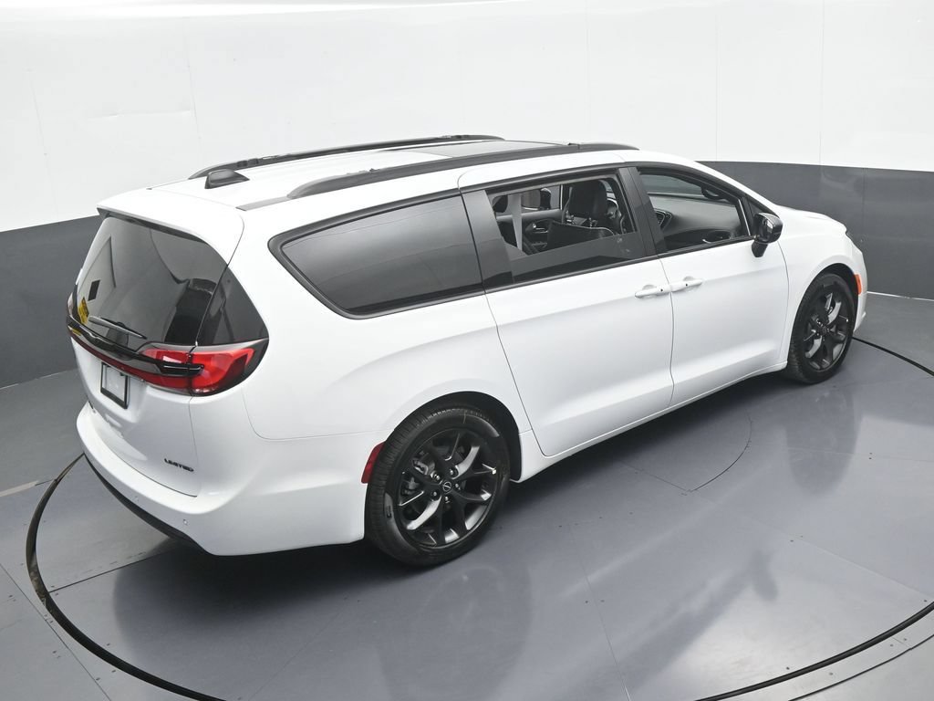 New 2026 Chrysler Pacifica Limited w/ S Appearance Package FWD image 46