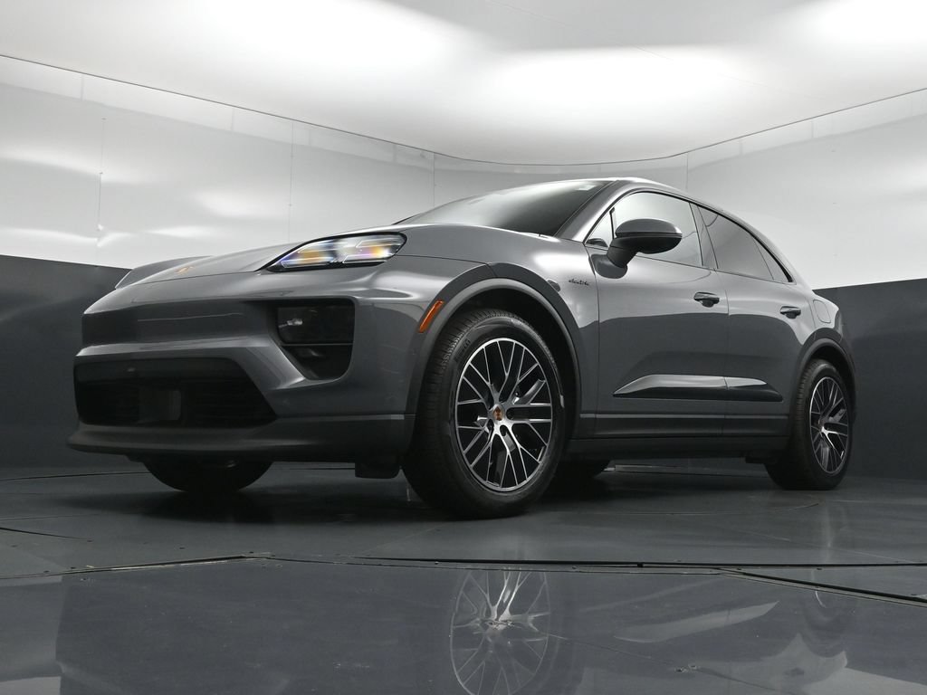 New 2025 Porsche Macan Electric RWD image 24