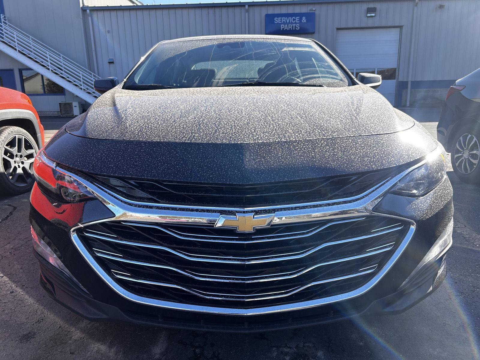 Used 2023 Chevrolet Malibu LT image 2