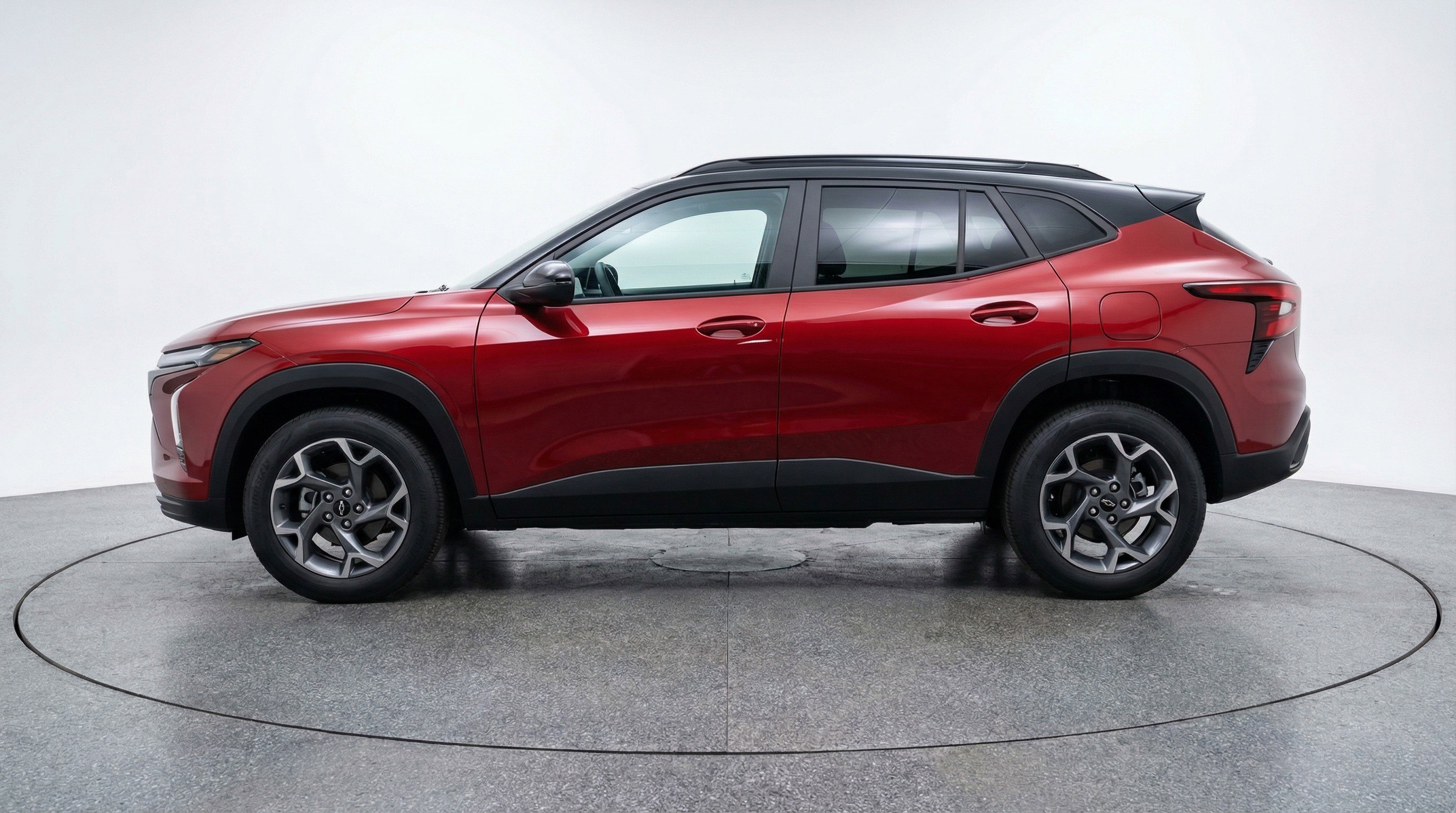 Used 2025 Chevrolet Trax LT w/ LT Convenience Package image 5